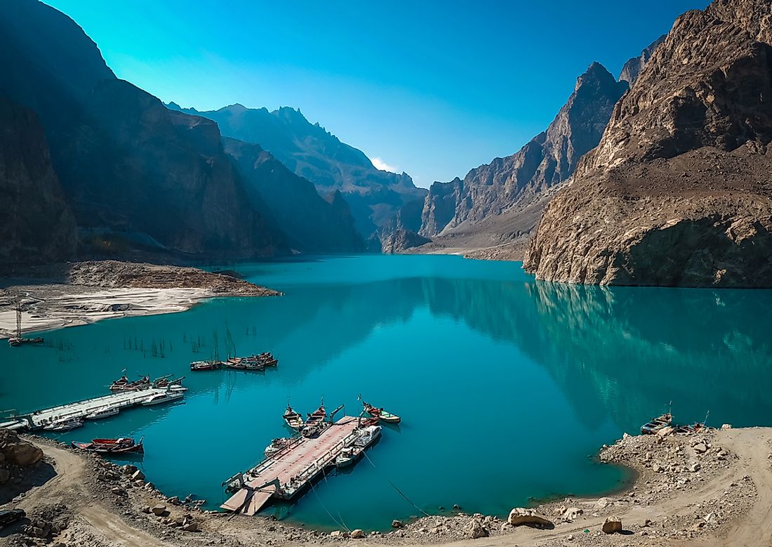 attabad-lake-travel-guide-the-best-hotel-in-hunza